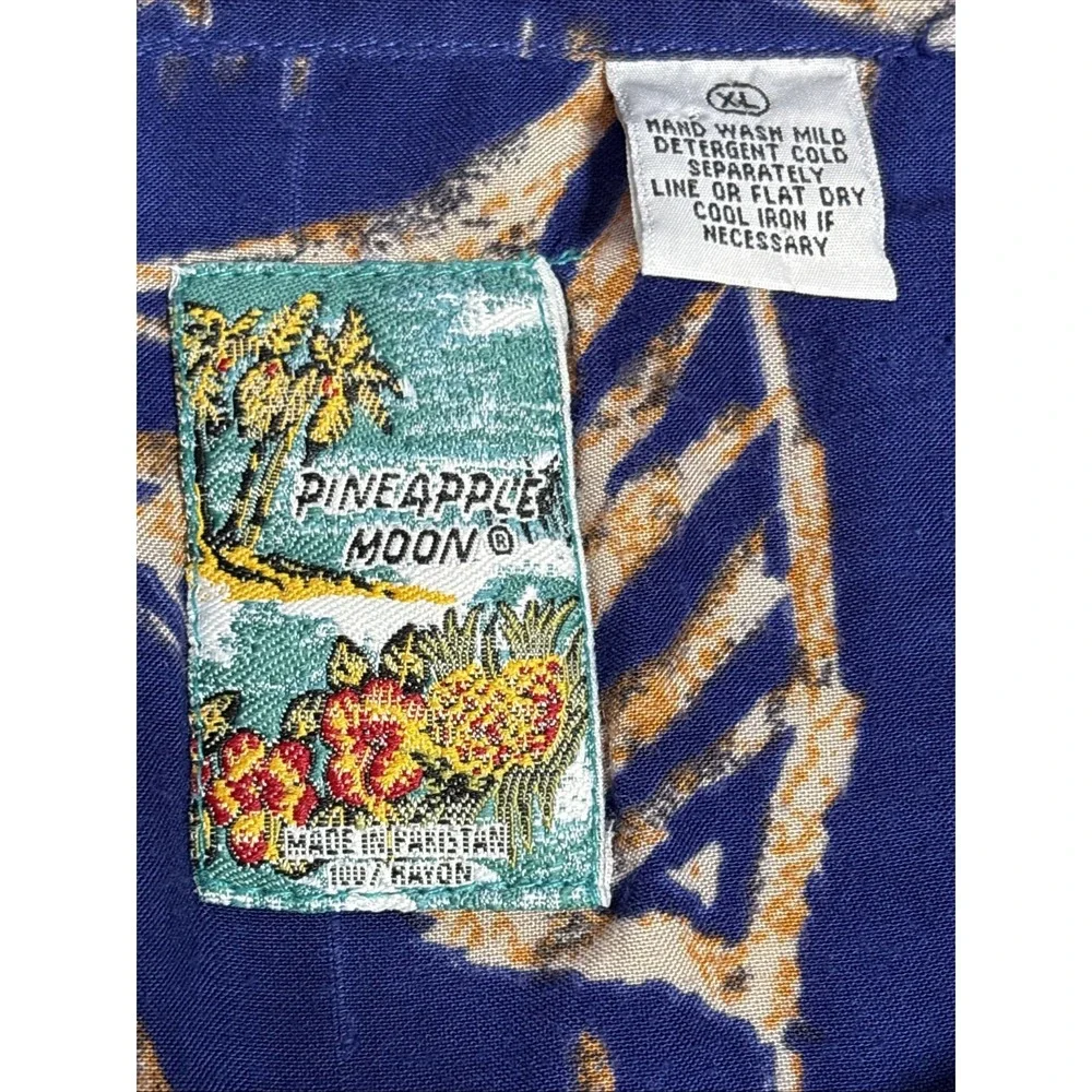 Vintage‎ Pineapple Moon Hawaiin Shirt XL Blue Fish Print Rayon Made In Pakistan
